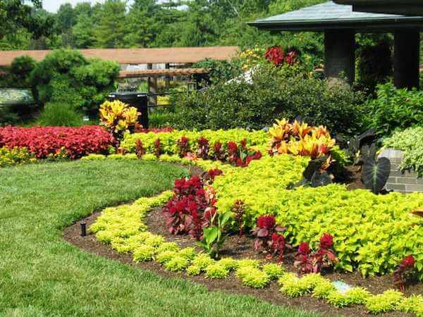 Seymour Lawn Gardens Landscaping Homepage Gallery2 1